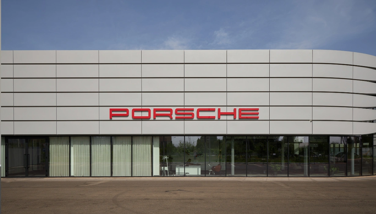 Автосалон и сервис центр РORSCHE